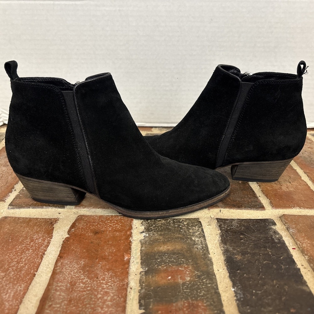 Aquatalia Black Suede Ankle Bootie's Woman's Size 6.5‎ (T33)